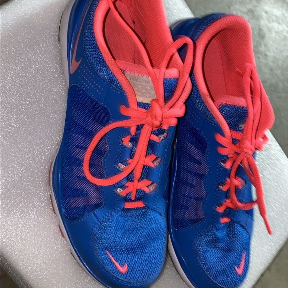 Nike - Picture 4 of 4